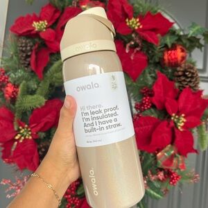 Owala Holiday Magic 32 oz Bottle
